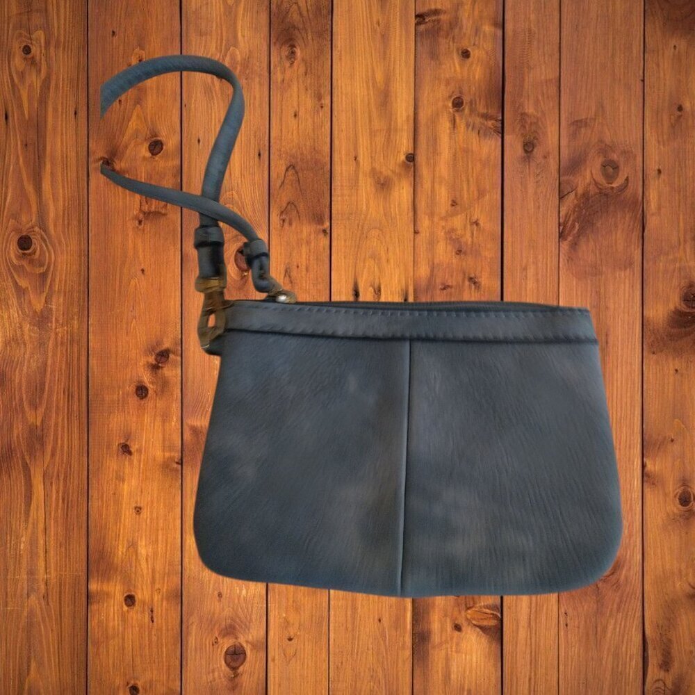 Black Rivet Blue Wristlet Wallet Zip Closure Classic Neutral Purse Casual